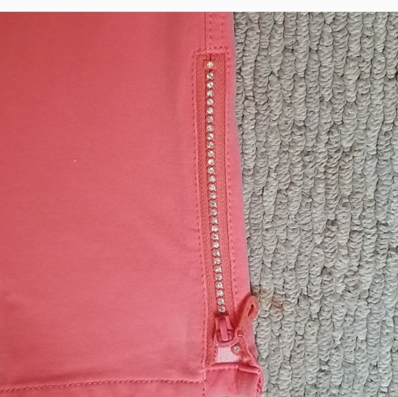 Dream Jeanne Blunged Joggers - Picture 4 of 7